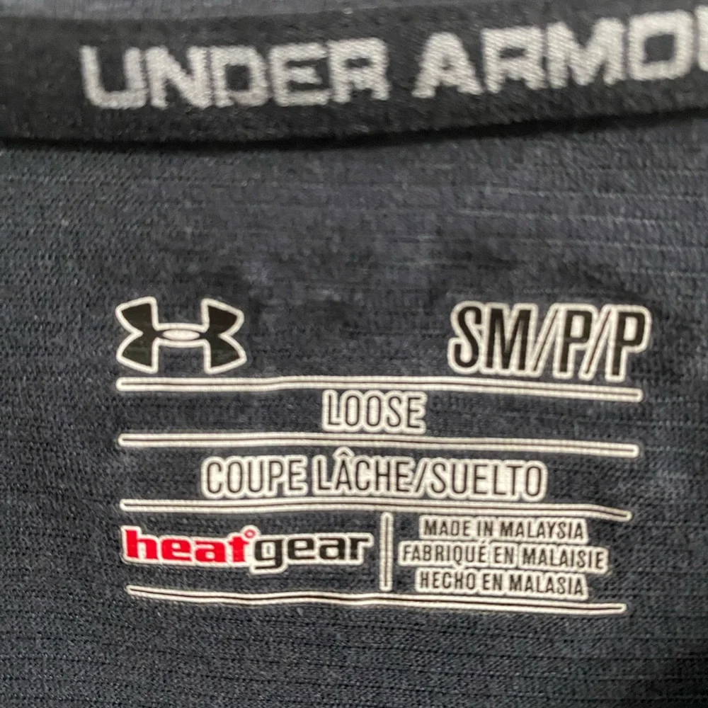 Under Armour Men's Black Long Sleeve‎ Shirt heatgear loose fit size small